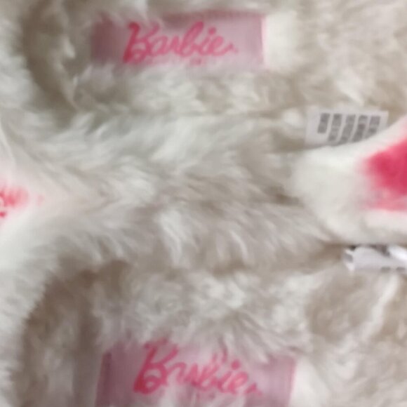 NEW!! BARBIE HEARTS Fluffy Slippers Pink / White - Sz M (6.5 - 7.5) - Picture 5 of 8